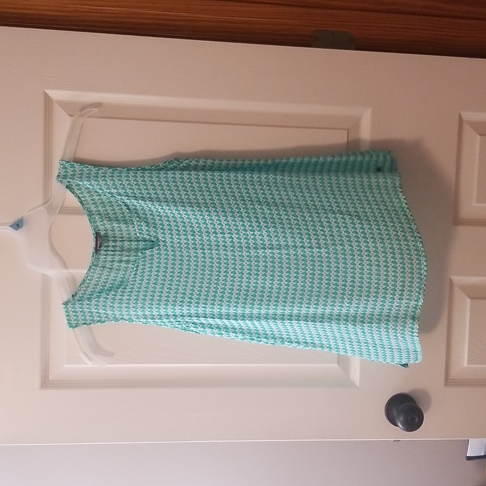 Eddie Bauer sleeveless shirt